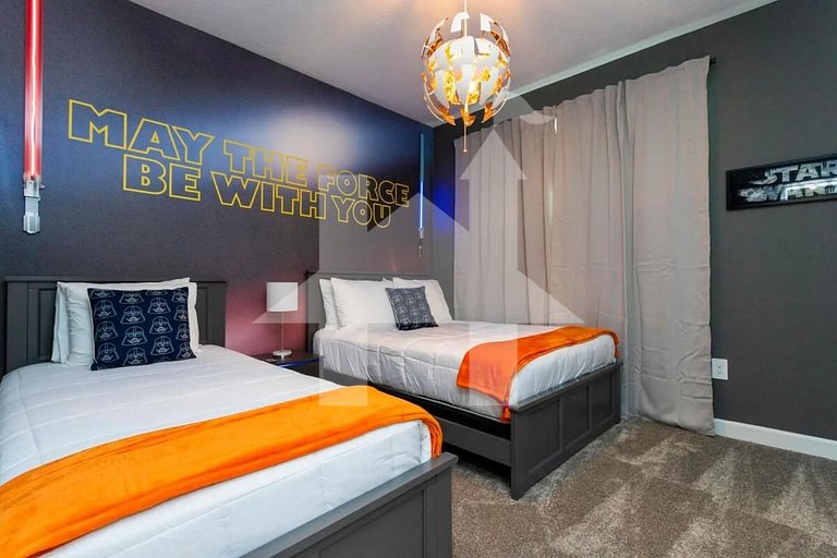 Vacation Home Near Disney, 5 bedrooms