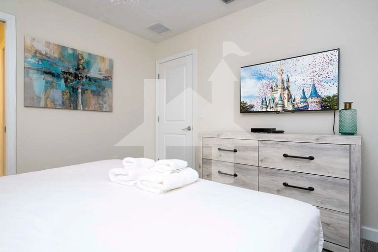 Vacation Home Near Disney, 6 bedrooms