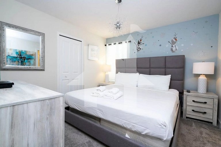 Vacation Home Near Disney, 6 bedrooms