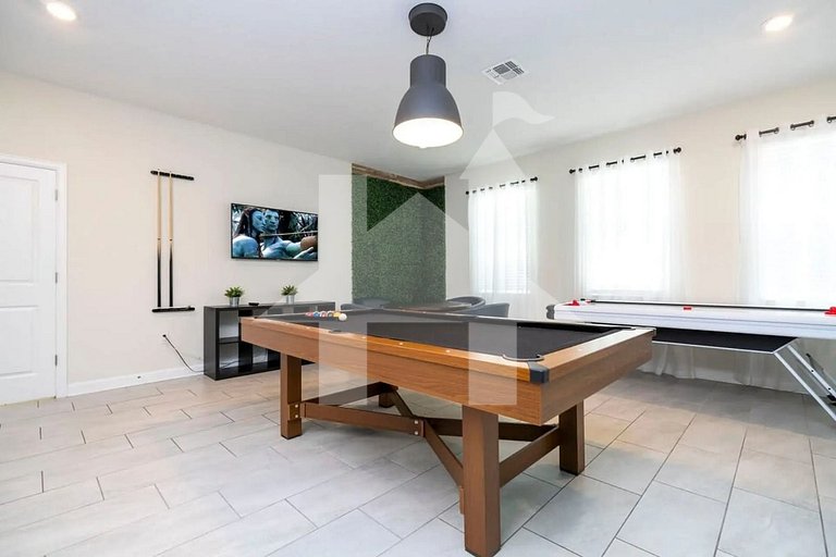 Vacation Home Near Disney, 6 bedrooms