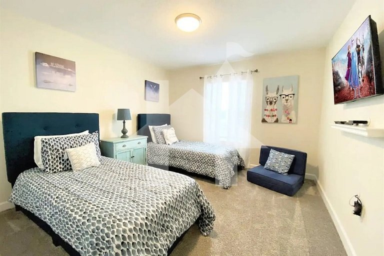 Vacation Home Near Disney, 4 bedrooms