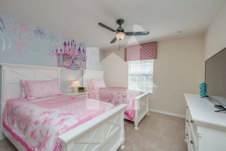 Vacation Home Near Disney, 4 bedrooms