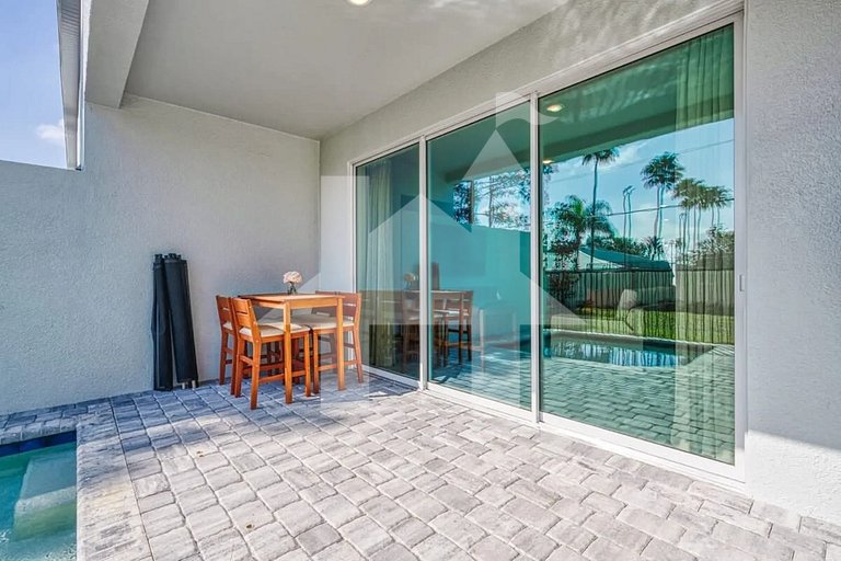 Vacation Home Near Disney, 4 bedrooms