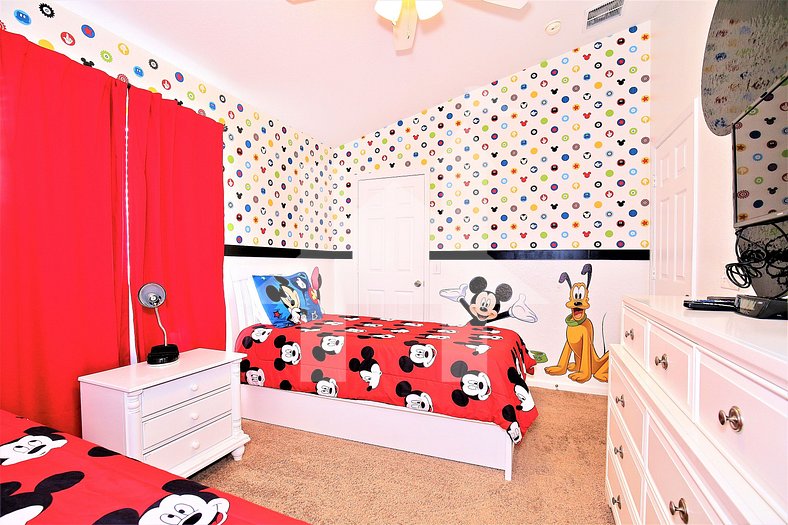 7661 - Casa 3Q/3B com Piscina | Perto da Disney