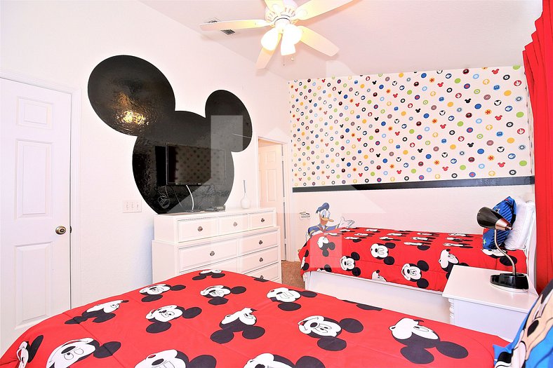 7661 - Casa 3Q/3B com Piscina | Perto da Disney