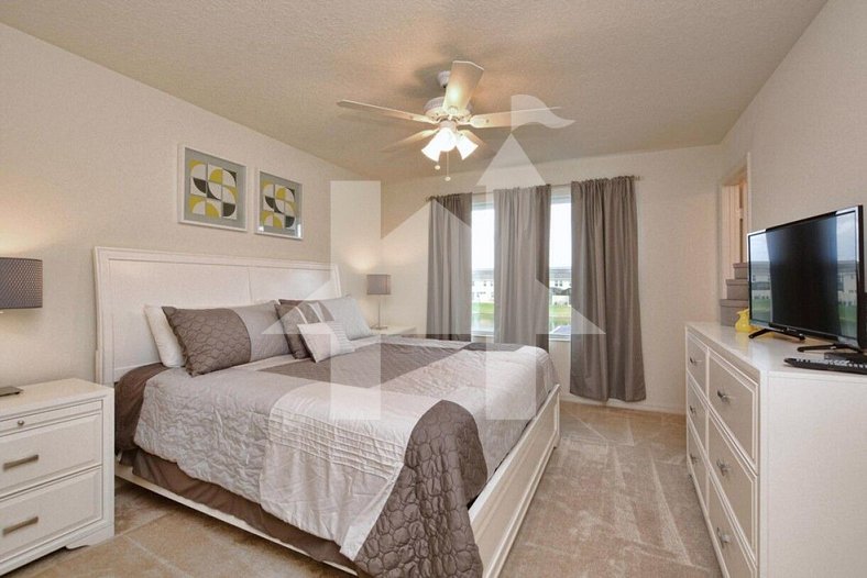 Orlando Vacation Home Near Disney with Pool