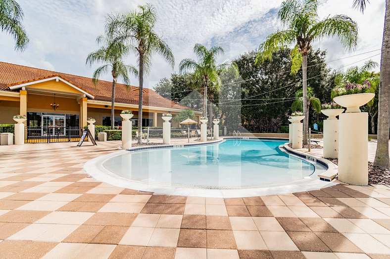 Orlando Vacation Home with 3 Bedrooms and Private Jacuzzi