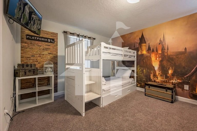 Vacation Home Near Disney, 5 bedrooms