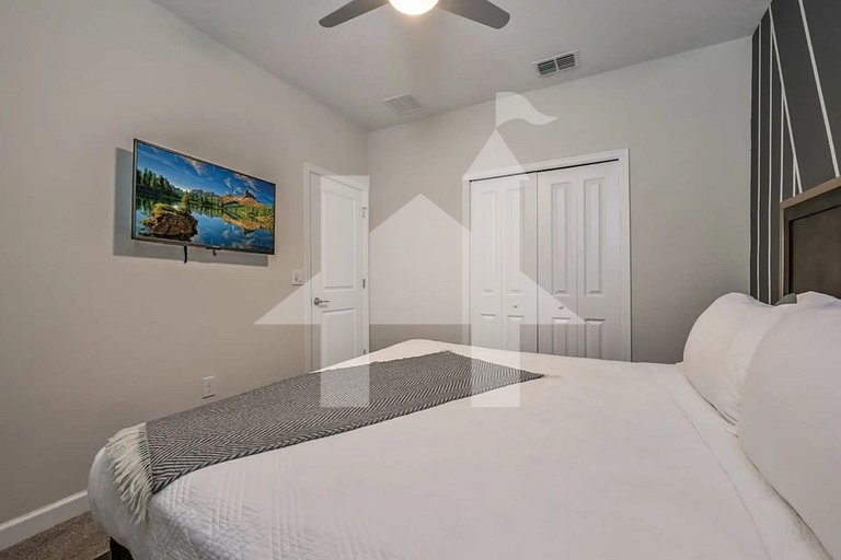 Vacation Home Near Disney, 6 bedrooms